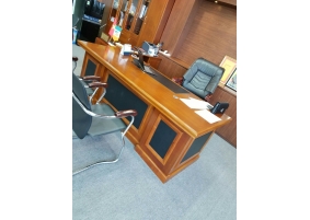 Bàn làm việc Giám Đốc